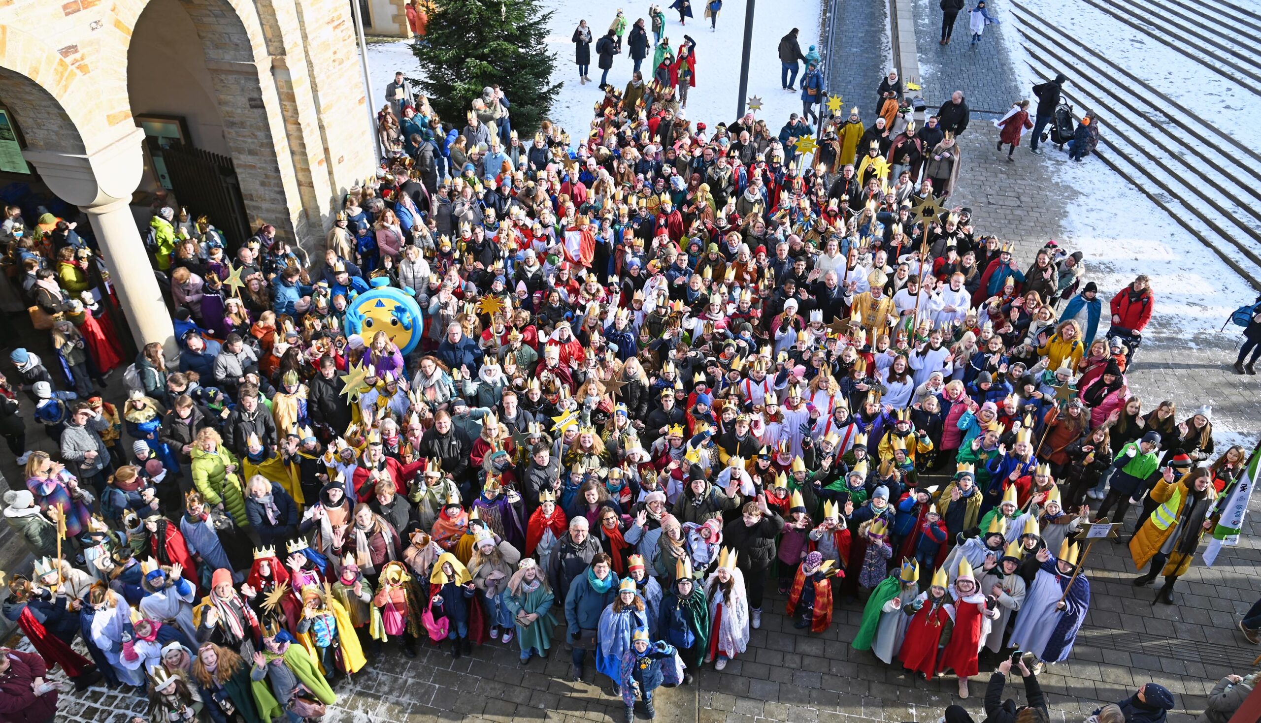 Etwa 1000 Sternsinger und Sternsingerinnen kamen aus dem ganzen Erzbistum Paderborn für die Dankesfeier zusammen.