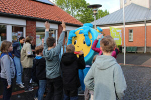 Die Kinder und Jugendlichen setzten gemeinsam soziale Projekte mit Freude und Engagement um.